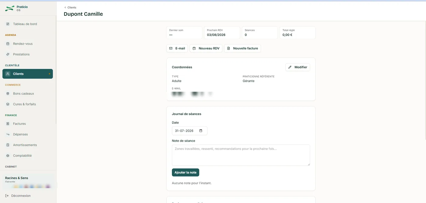 Fiche cliente de Camille créée automatiquement dans Praticio.